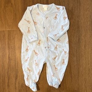 Kissy Kissy Light Blue Giraffe Print Footie